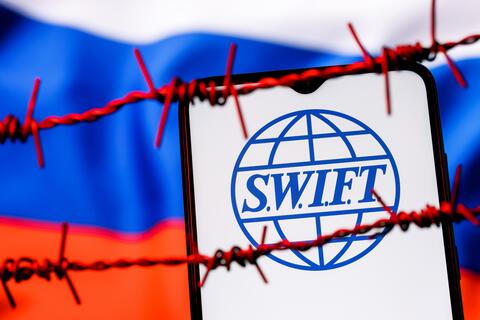 Crypto at War: Its Role in Russian-Ukrainian War