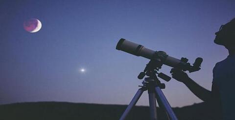 عيد الفطر 2022.. دول تتحرى الهلال السبت وأخرى الأحد (أسماء)