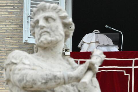 Pope Francis: Indiscriminate Arms Trafficking Should Stop