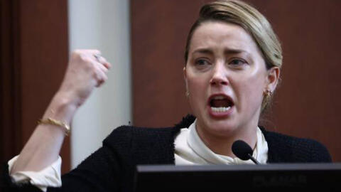 VIDEO: Did Amber Heard Just Sniff Cocaine in Court?