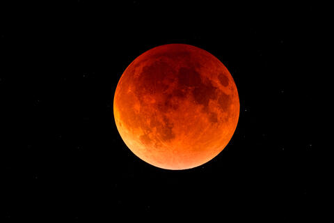 Will There be a 'Blood Moon' in The UAE?