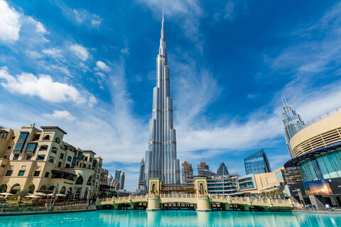 Indian Tourist Scales Dubai's Burj Khalifa