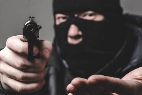 الأردن.. سلب محل صرافة بسلاح بلاستيكي