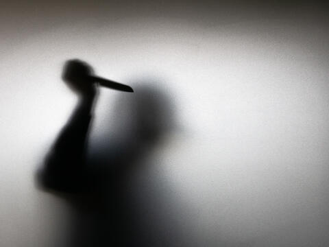Expat Stabs Cousin in Dubai, Sentenced to Six Months