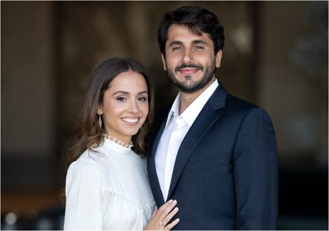 الملكة رانيا تمنح ابنتها الأميرة إيمان تاجها الماسي بمناسبة عقد قرانها