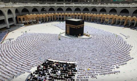 الملك سلمان يستضيف 60 حاجا من ذوي وضحايا الهجوم الإرهابي في نيوزيلاندا