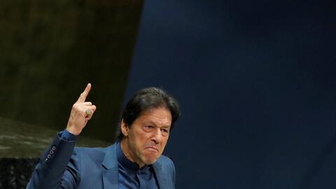 شرطة باكستان توجه اتهامات بالإرهاب لعمران خان