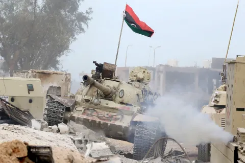 ليبيا.. اشتباكات عنيفة بين مجموعات مسلحة