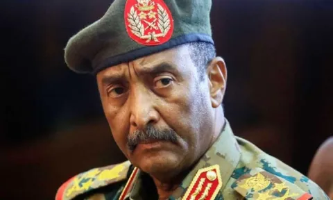 البرهان: الجيش السوداني يقف مع 