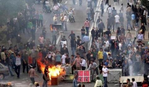 17 قتيلا في احتجاجات إيران.. والحرس الثوري: 
