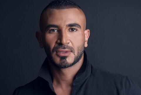 أحمد سعد و زوجته يعتمران و الجمهور غاضب جدا!