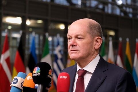 German Chancellor Scholz Warnes of a 'World Without Rules'