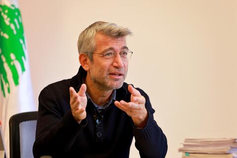 وزير الطاقة اللبناني: نصر الله وباسيل وراء الهبة الإيرانية