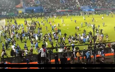127 قتيل بأحداث شغب بمباراة الدوري الأندونيسي