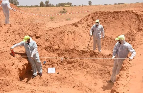 ليبيا: اكتشاف 42 جثة داخل مدرسة في
