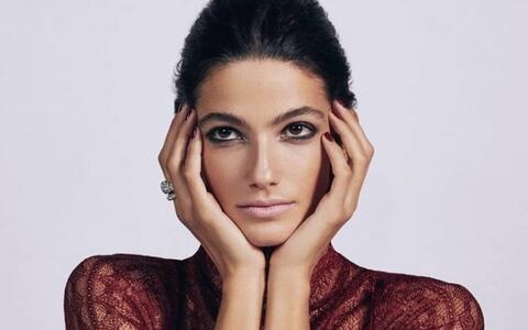 اختيار تارا عماد كأول وجه إعلاني من الشرق الأوسط لـ(شانيل)