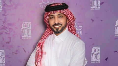 وسامة فهد الكبيسي تذيب قلوب الأجنبيات.. ومعلقة: 
