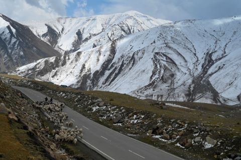 كشمير.. مصرع 3 جنود هنود بإنهيار جليدي