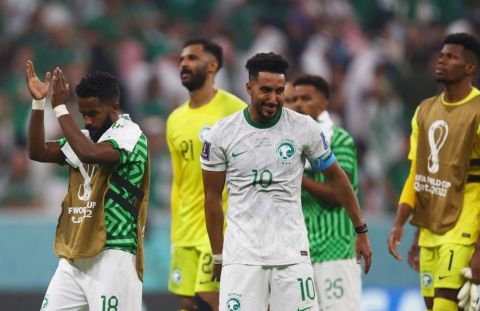 دموع سالم الدوسري تُبكي السعوديين.. وملامح الحزن على وجوه نجوم الأخضر