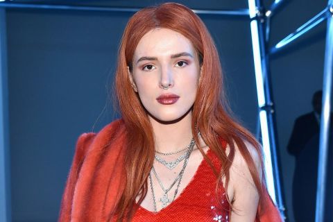 النجمة المثيرة للجدل بيلا ثورن تُعلن خطوبتها.. إليك التفاصيل