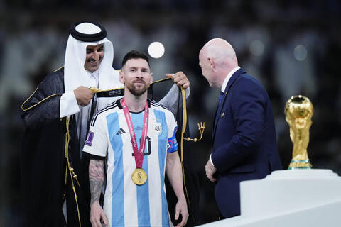 هلا يا أبو العباية السودة.. الجماهير العربية تحتفل بـ
