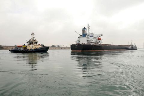Glory ship breaks down in Suez Canal