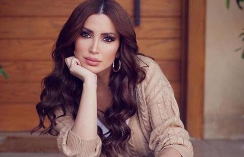 نسرين طافش تخطف الأنظار بإطلالة جريئة و وشم