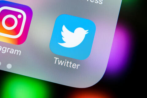 Elon Musk calls Instagram and Twitter depressing