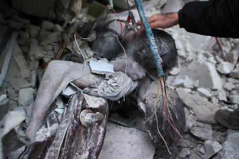 Syrian girl trapped under rubble appeals for help