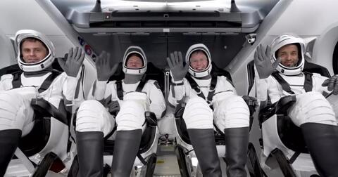 ناسا توقف اطلاق مركبة فضائية يشارك فيها رائد اماراتي في اللحظات الاخيرة