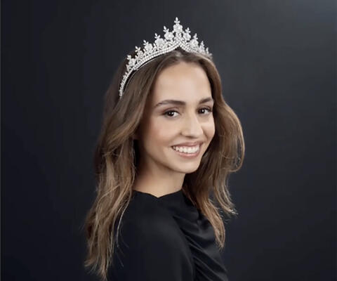 شاهد هدية الأميرة إيمان لضيوفها في حفلة الحناء