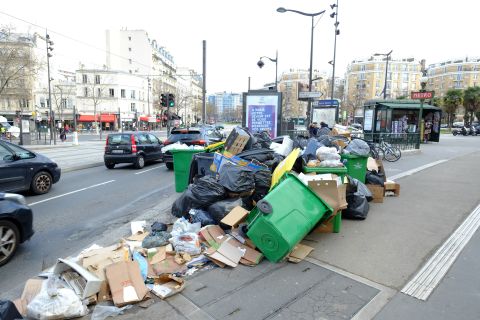 Garbage, rats fill Paris streets due to strikes