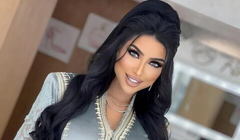 دنيا بطمة و ابنتها تخطفان الأنظار في أحدث إطلالة لهما