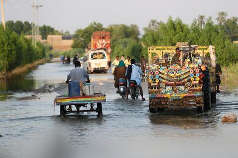 مصرع وزير الأوقاف الباكستاني في حادث سير