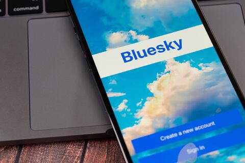ما هو تطبيق Bluesky الجديد الذي يعمل على بروتوكول AT؟