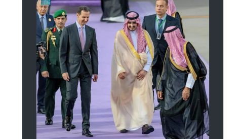 ابن عم بشار الاسد يعلن: سوريا لنا وما هي لبيت الاسد