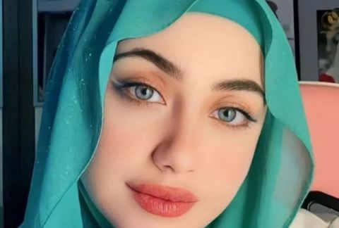 سالي العوضي تثير الجدل بخلعها للحجاب واستخدامها القرآن في التبرير (فيديو)