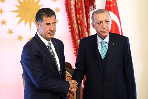 اردوغان يعد خطة لاعادة اللاجئين السوريين