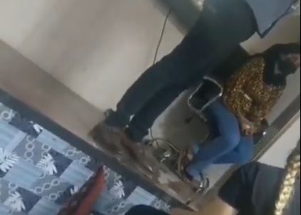 لجنة تحقيق عاجلة في فيديو مدرس الكيمياء الاهوج بالعراق