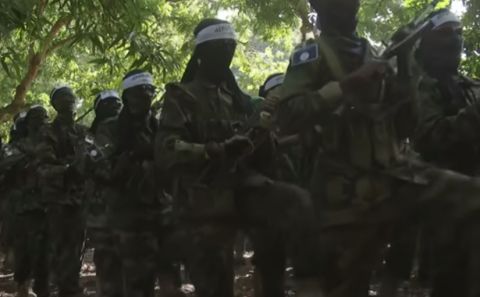 17 قتيلا بهجوم لحركة الشباب على قاعدة للجيش وسط الصومال