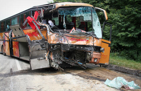 18 dead in tourist bus crash in Mexico