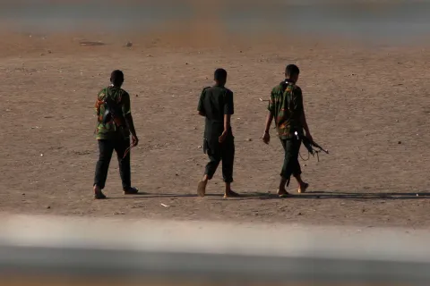 انفجارات واشتباكات متواصلة في الخرطوم رغم بدء سريان الهدنة