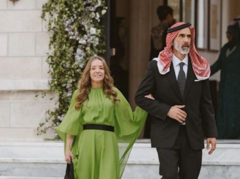 تاج الأميرة رجوة الحسين يحمل عبارات عربية.. ما هي؟