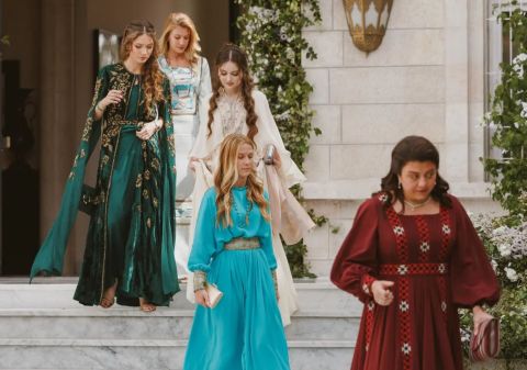 تاج الأميرة رجوة الحسين يحمل عبارات عربية.. ما هي؟