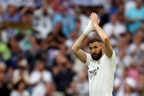 بنزيمة: أردت الاعتزال في ريال مدريد