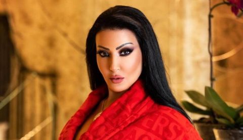 سمية الخشاب تتصدر الـ(ترند) بتهنئة (غريبة) لجمهورها بمناسبة العيد