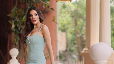 نادين نجيم تلفت الأنظار بهوت شورت من فالنتينو