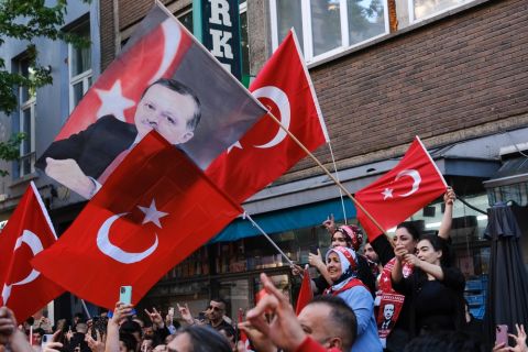 اردوغان يطيح برموز مهمة من حكومته