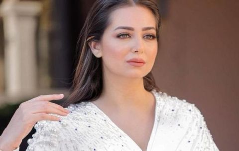 هبة مجدي تطلب الدعاء لابنها المريض