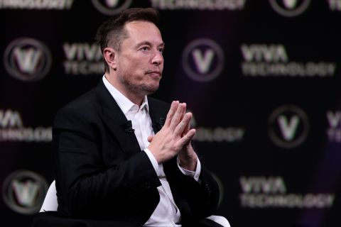 Musk ditches iconic Twitter bird